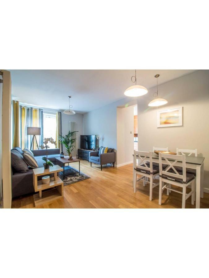Central And Stylish One Bedroom Apartment Edinburgh Bagian luar foto